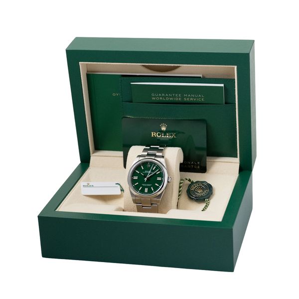 Rolex Oyster Perpetual 124300